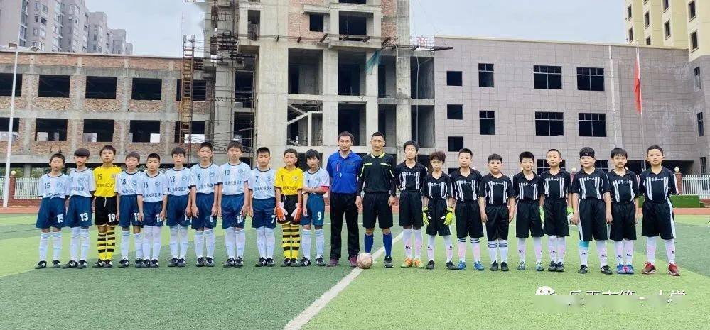 【星空·综合体育】
怀揣梦想 心存期待——乐平一小足球队到场市足球联赛剪影(图5) 【星空·综合体育】
怀揣梦想 心存期待——乐平一小足球队到场市足球联赛剪影(图5)