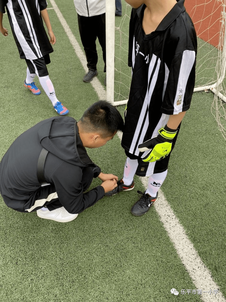 【星空·综合体育】
怀揣梦想 心存期待——乐平一小足球队到场市足球联赛剪影(图8) 【星空·综合体育】
怀揣梦想 心存期待——乐平一小足球队到场市足球联赛剪影(图8)