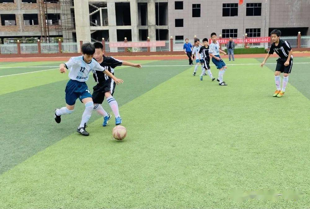 【星空·综合体育】
怀揣梦想 心存期待——乐平一小足球队到场市足球联赛剪影(图11) 【星空·综合体育】
怀揣梦想 心存期待——乐平一小足球队到场市足球联赛剪影(图11)