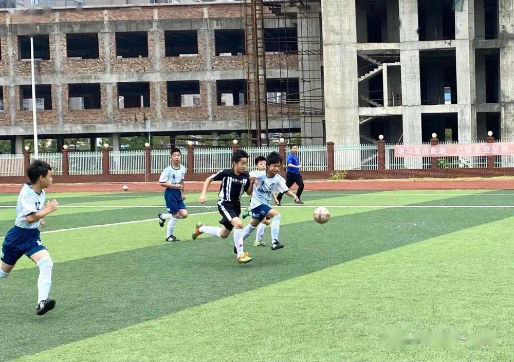 【星空·综合体育】
怀揣梦想 心存期待——乐平一小足球队到场市足球联赛剪影(图13) 【星空·综合体育】
怀揣梦想 心存期待——乐平一小足球队到场市足球联赛剪影(图13)