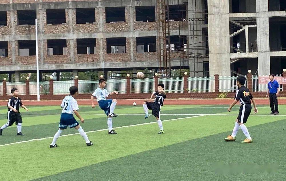 【星空·综合体育】
怀揣梦想 心存期待——乐平一小足球队到场市足球联赛剪影(图18) 【星空·综合体育】
怀揣梦想 心存期待——乐平一小足球队到场市足球联赛剪影(图18)